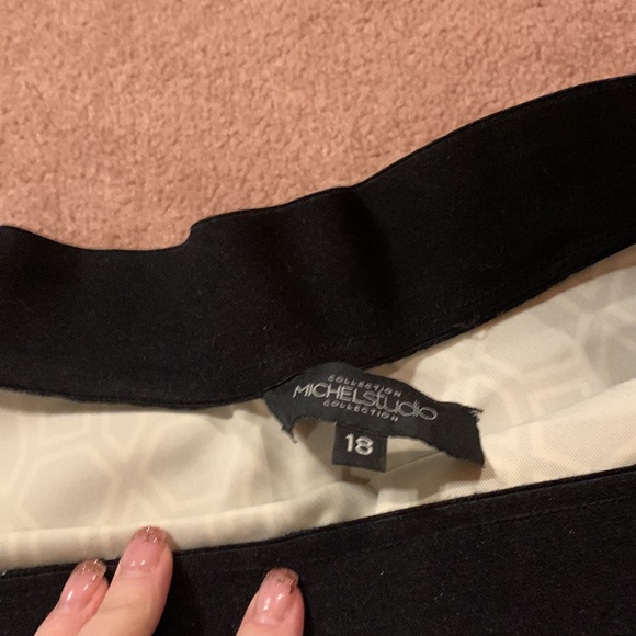 Beautiful Micheal Studio Skirt with POCKETS - Picture 2 of 4